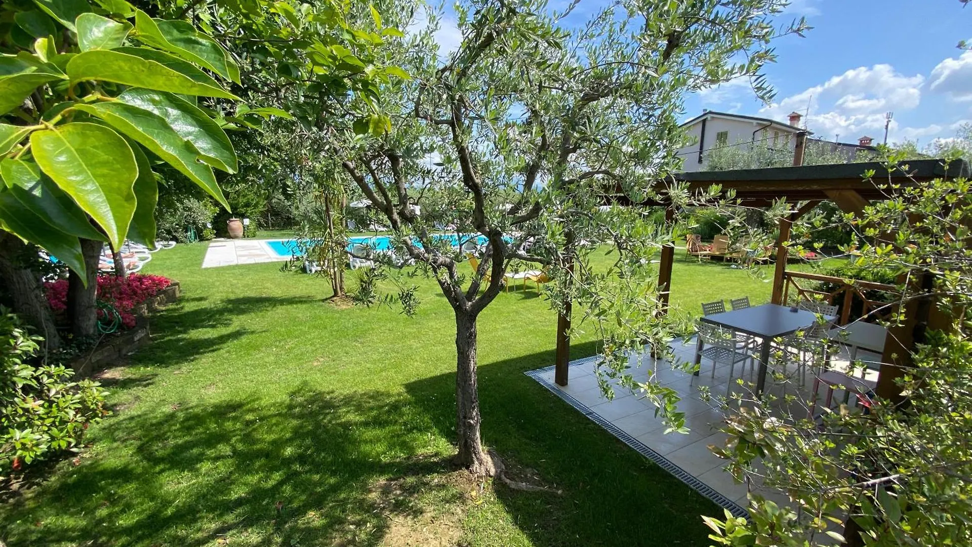 Agricampeggio Oasi Del Garda ラツィーゼ